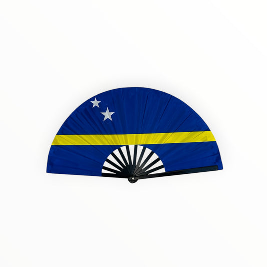 XXL Curaçao handwaaier in blauw gele vlagkleuren voor WK 2026 supporters